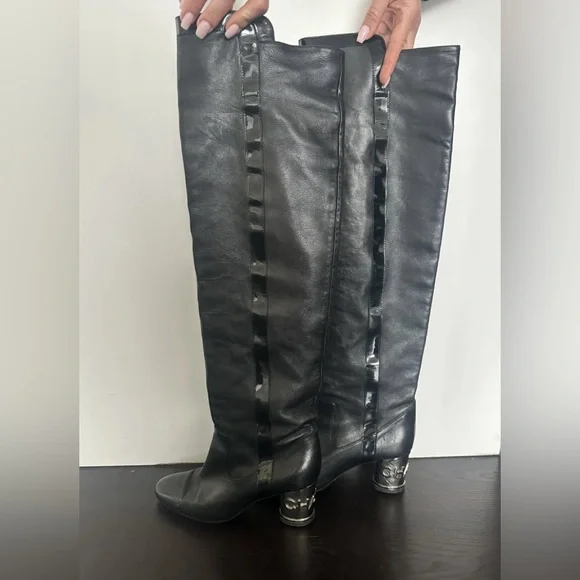 Chanel boots size 38.5 - Picture 3 of 3